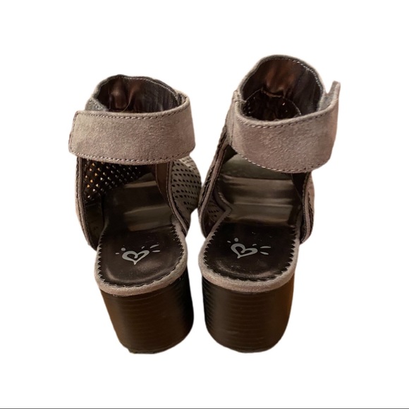 Justice Gray Perforated Peep Toe Sandal - Picture 4 of 10